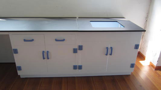 山東實驗臺廠家介紹實驗臺在更換臺面時的注意事項